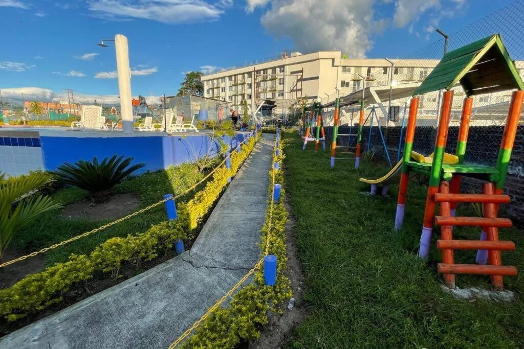 Apartamento Cerca Parque Del Cafe Con Piscina Монтенегро Экстерьер фото